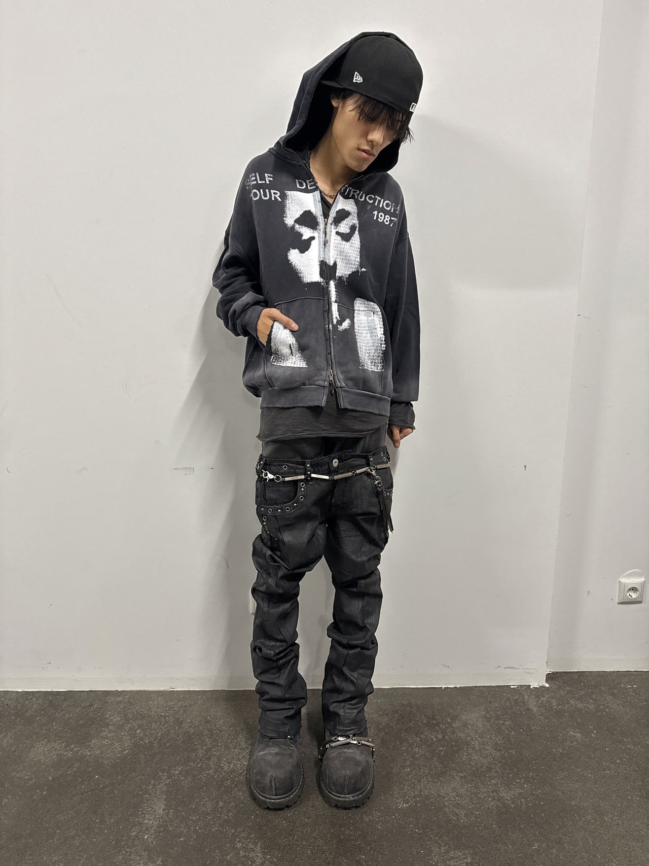 SELFDESTRUCTION TOUR ZIP HOODIE