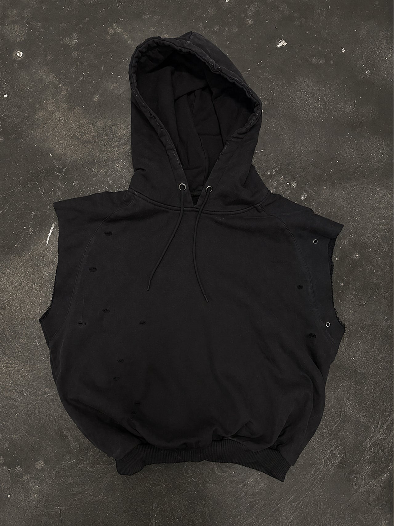 SLEEVLES X CUT OFF HOODIE